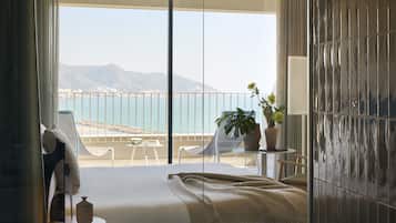 Kostenlose Toilettenartikel, Haartrockner, BademÀntel, Hausschuhe