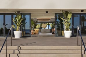 Property entrance - ME Sitges Terramar (Sitges)