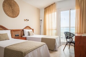 Escritorio, wifi, ropa de cama
