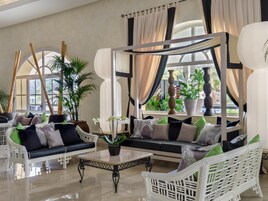 32-inch plasma TV with satellite channels, TV