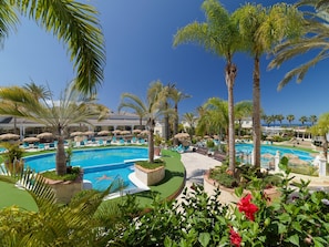 2 outdoor pools - Gran Oasis Resort (Arona)