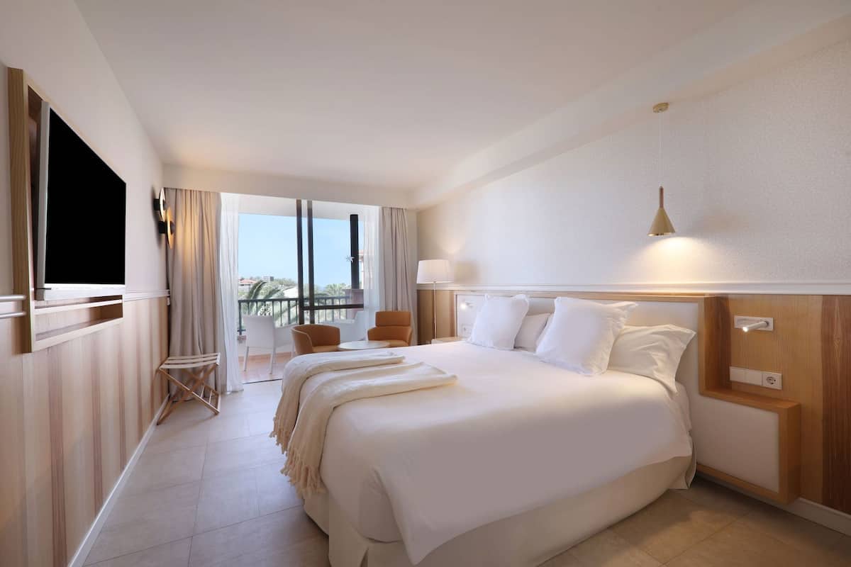 Italienische BettbezĂŒge von Frette, Daunenbettdecken, Minibar