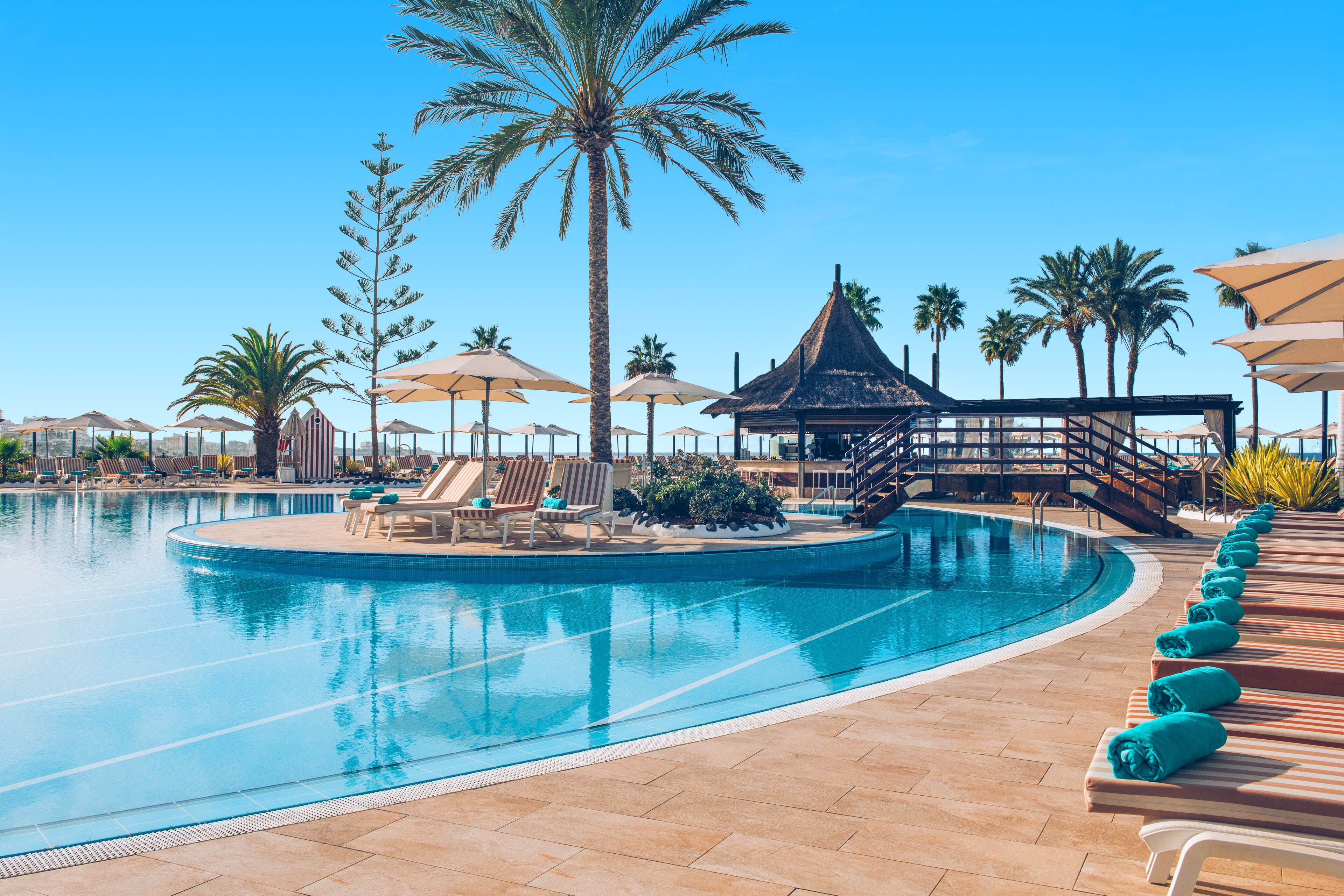 3 outdoor pools, pool umbrellas, sun loungers
