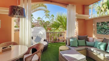 Hypo-allergenic bedding, iron/ironing board, free cots/infant beds