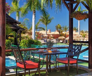 Poolside bar