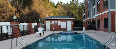 Piscine extérieure