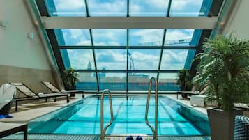 Innenpool, Liegestühle