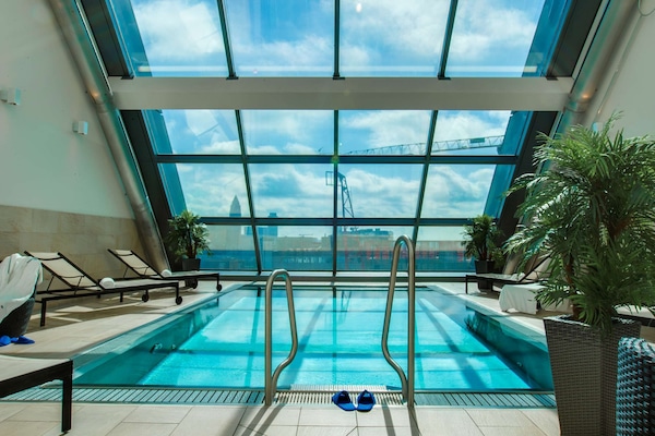 屋内プール、サンラウンジャー