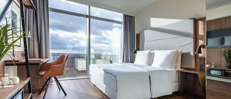 Premium Room (High Floor) | 1 bedroom, hypo-allergenic bedding, in-room safe, desk