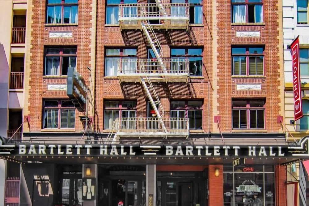 The Bartlett Hotel and Guesthouse