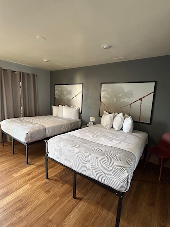 高档床上用品、加厚床垫、办公桌、熨斗/熨衣板