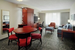Premium bedding, down comforters, desk, laptop workspace