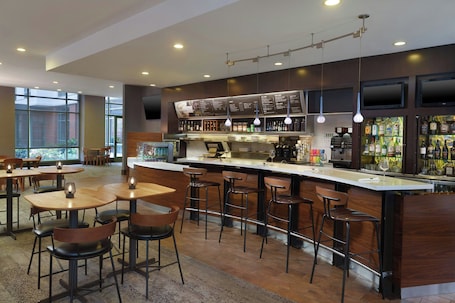 Restaurante. Courtyard by Marriott Birmingham Downtown at UAB