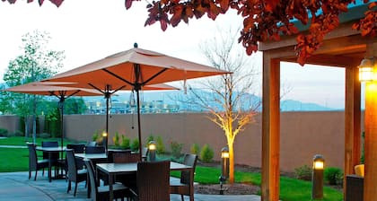 Courtyard by Marriott Medford Airport