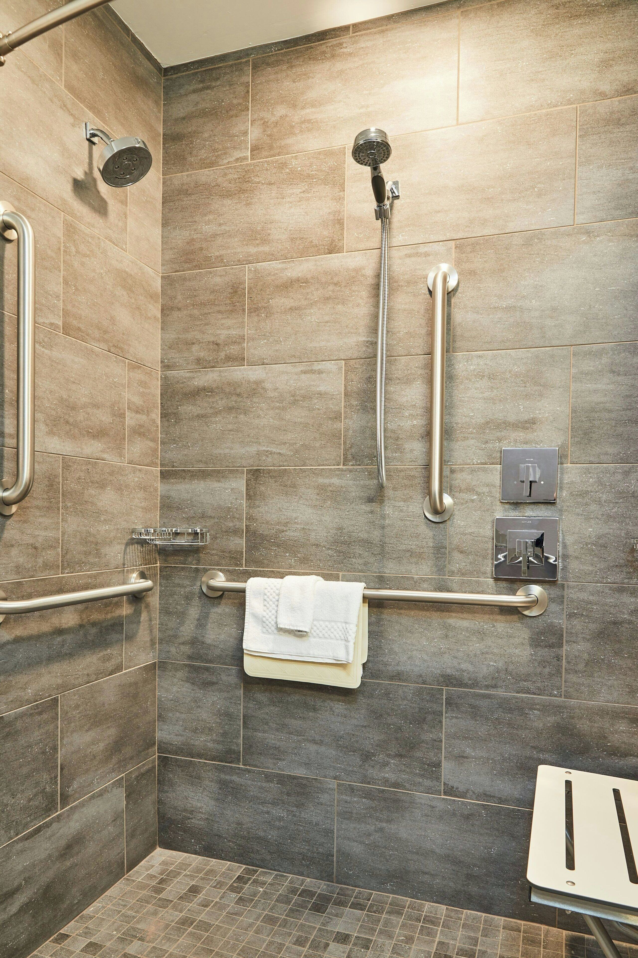 combined shower/bathtub, free toiletries, hair dryer, towels