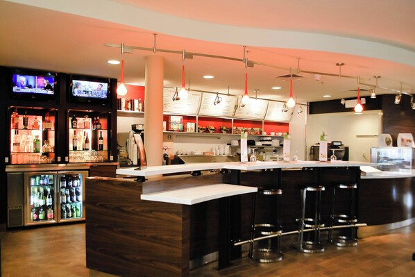 Serves breakfast, dinner and happy hour