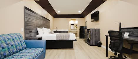 Standard Room, 1 King Bed, Non Smoking, Kitchenette | In-room safe, desk, blackout drapes, iron/ironing board