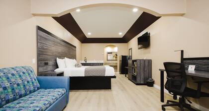 Sapphire Inn & Suites