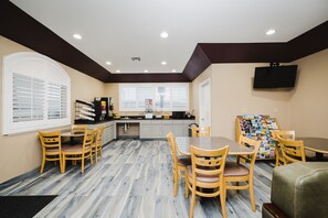 Reception - Sapphire Inn & Suites (Channelview)