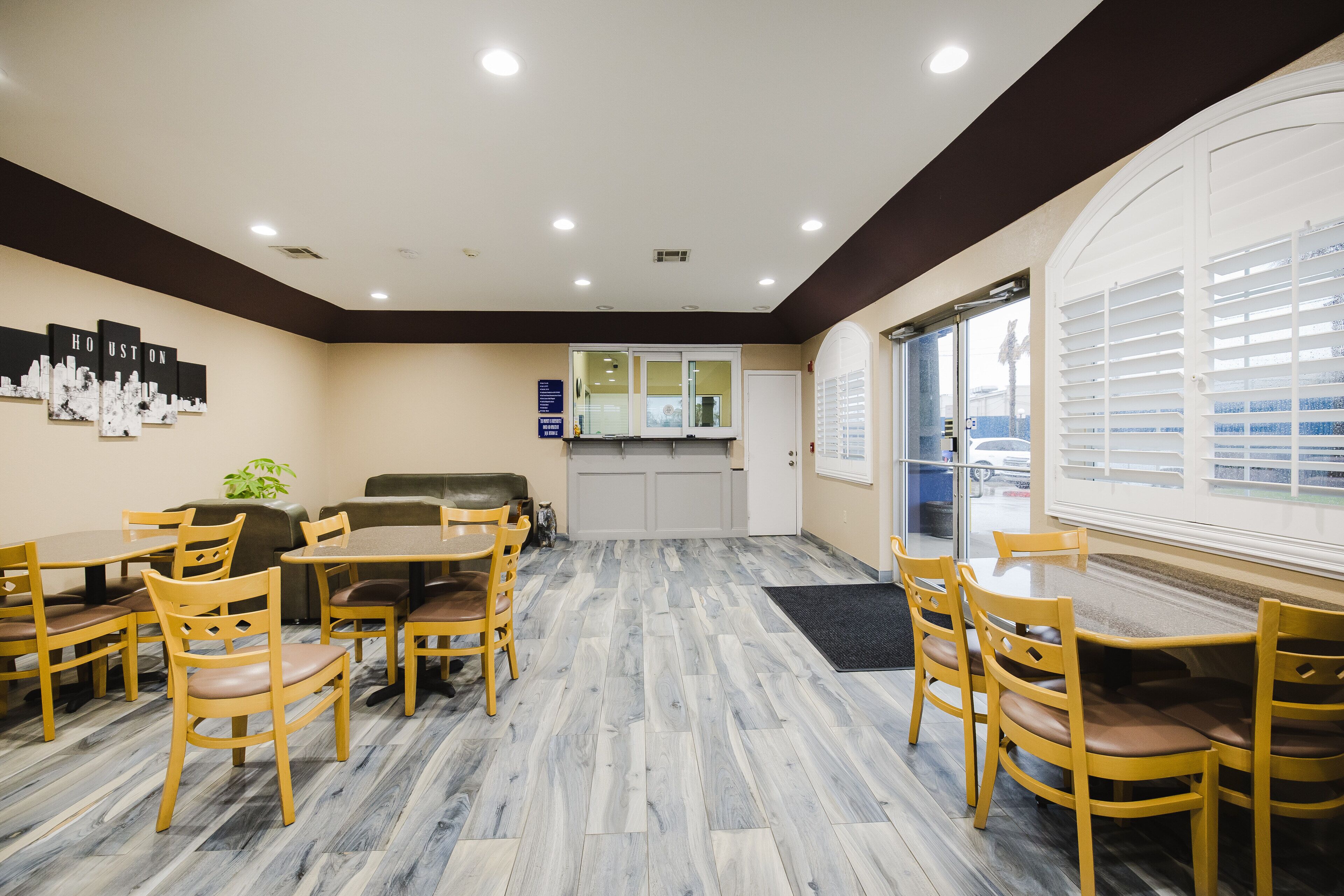 Sapphire Inn & Suites — photo 15