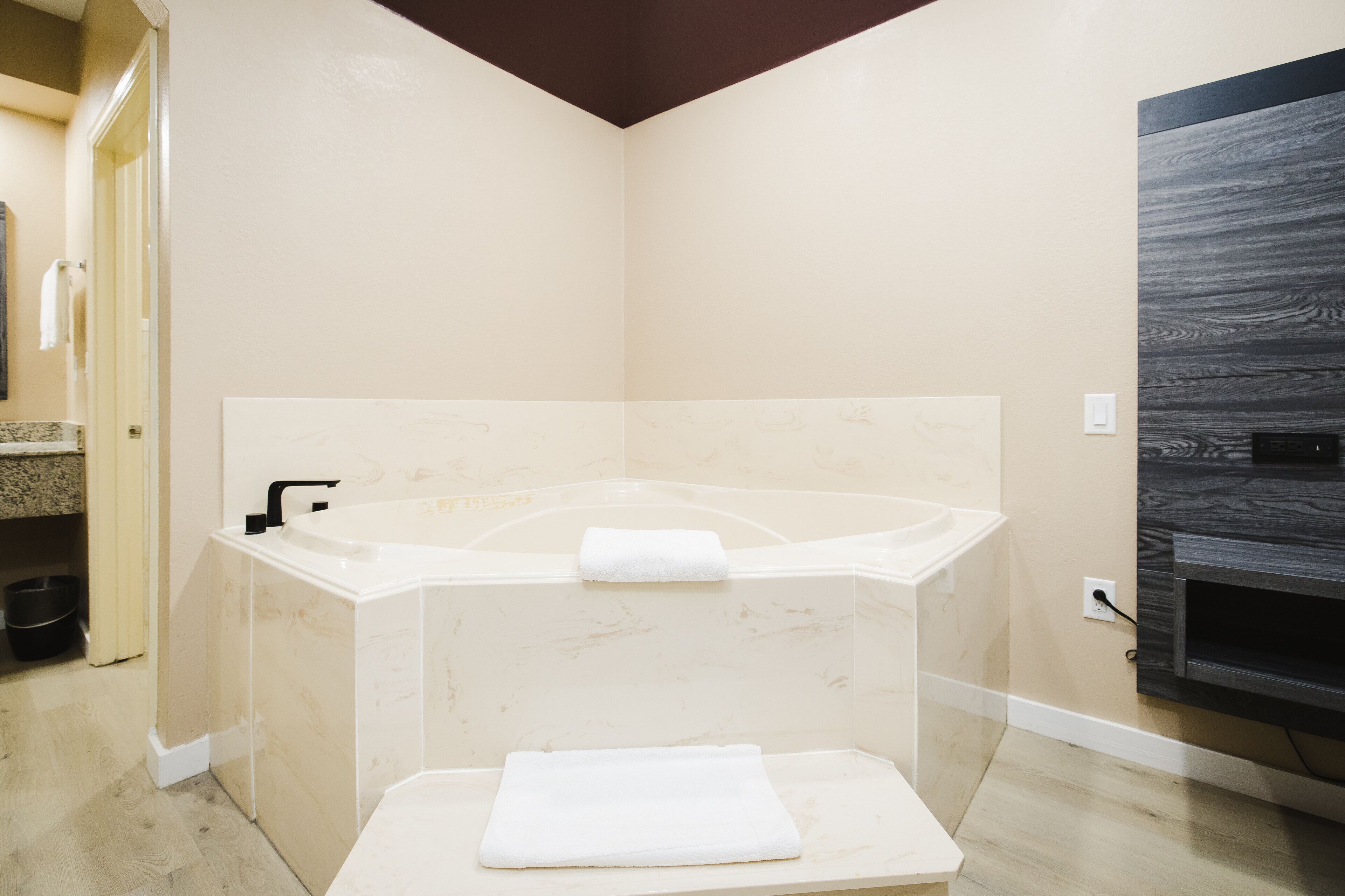 Sapphire Inn & Suites — photo 8