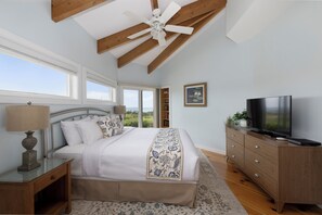 Captains Suite, Waterview, Balcony, No Pets | Rollaway beds, bed sheets