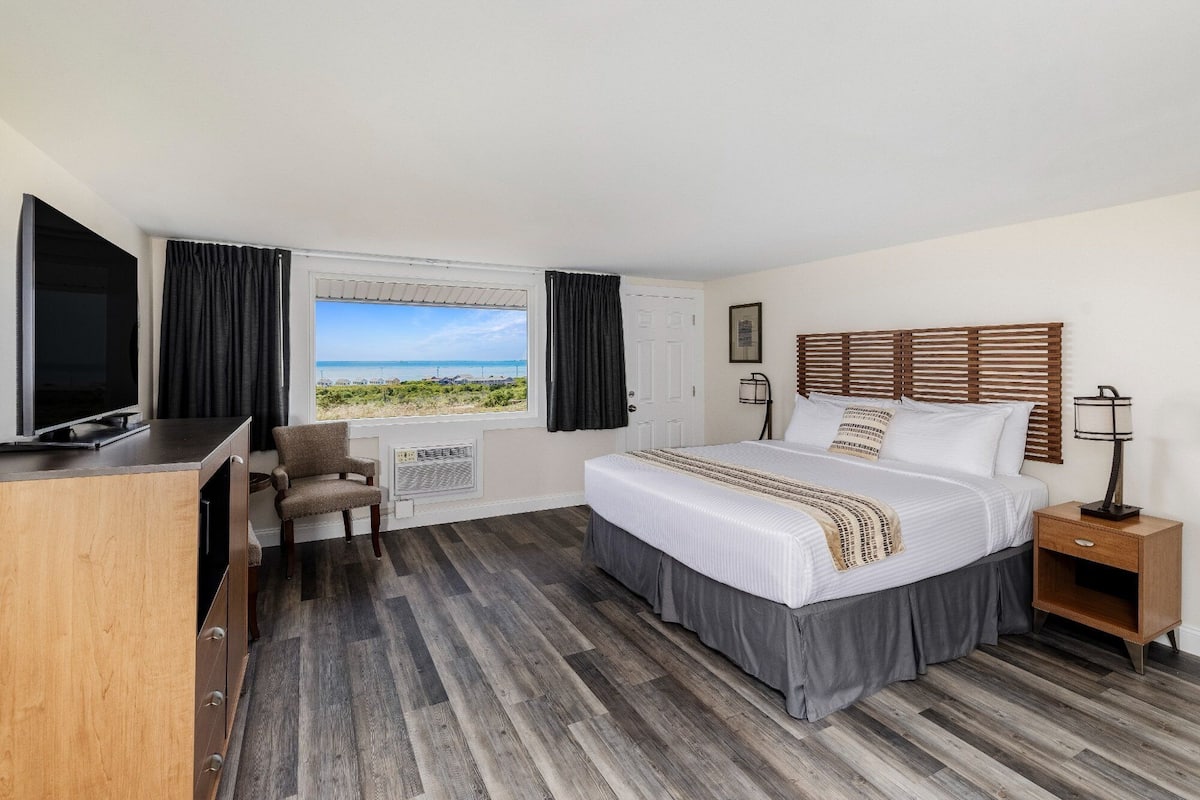 Rollaway beds, bed sheets