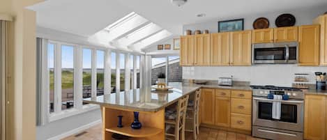 Captains Suite, Waterview, Balcony, No Pets | Private kitchen | Fridge, microwave, coffee/tea maker