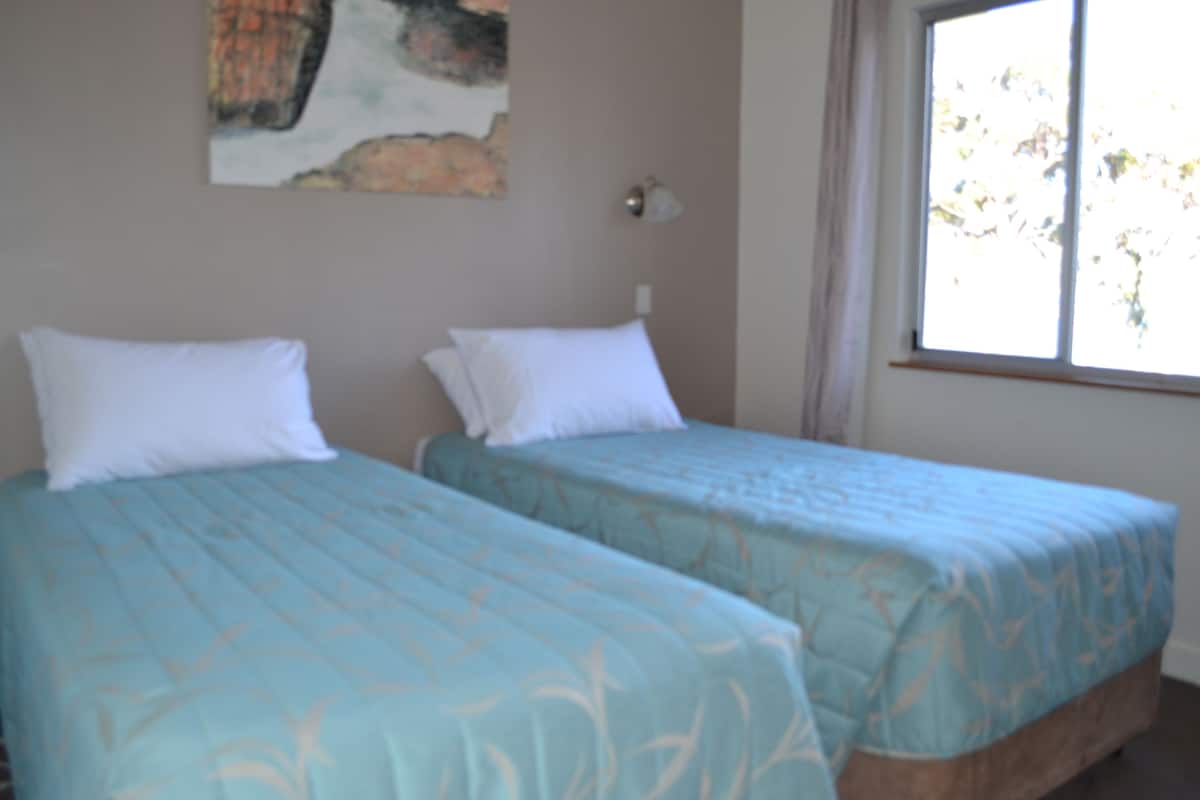 Premium bedding, free WiFi