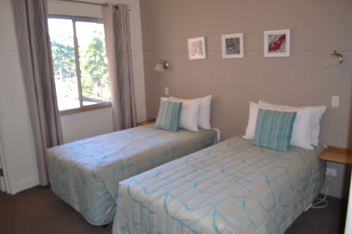 Premium bedding, free WiFi