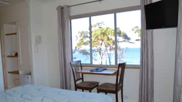 Premium Hotel Queen Room | Premium bedding, free WiFi