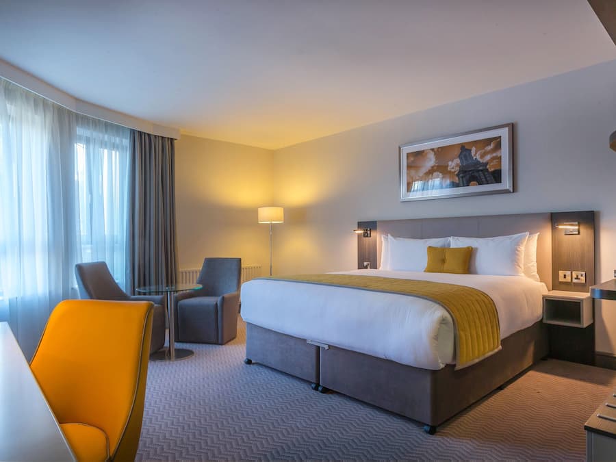 In-room safe, desk, iron/ironing board, free WiFi