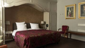 Kamar Double atau Twin Deluks | 1 kamar tidur, brankas, meja kerja, dan setrika/meja setrika