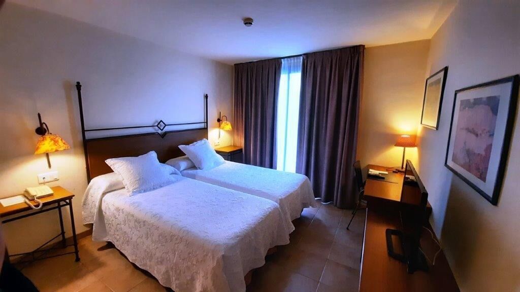 더블룸 | 객실 내 금고, 책상, 암막 커튼, 무료 유아용 침대