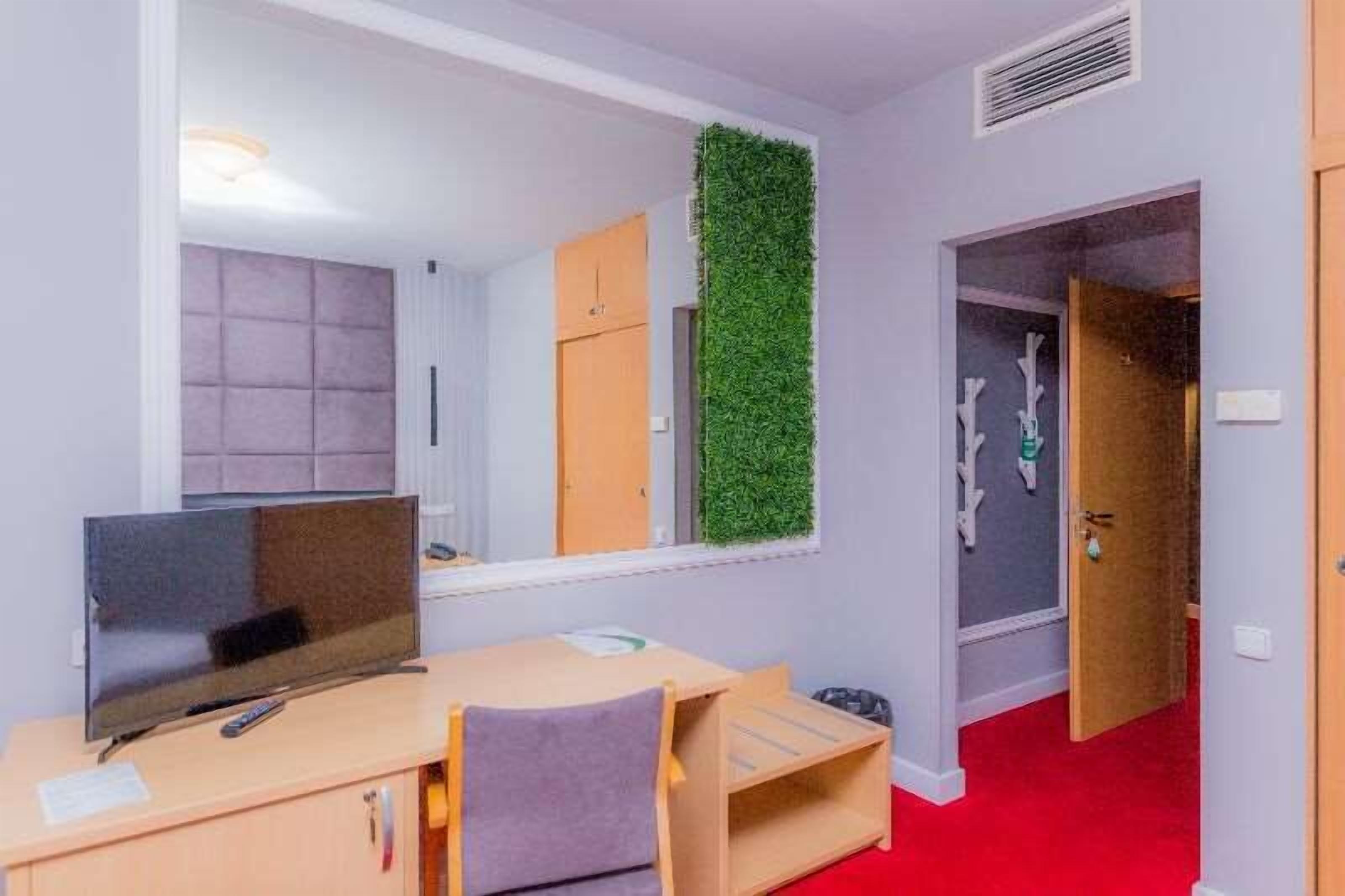 double room | premium bedding, memory-foam beds, minibar, in-room safe