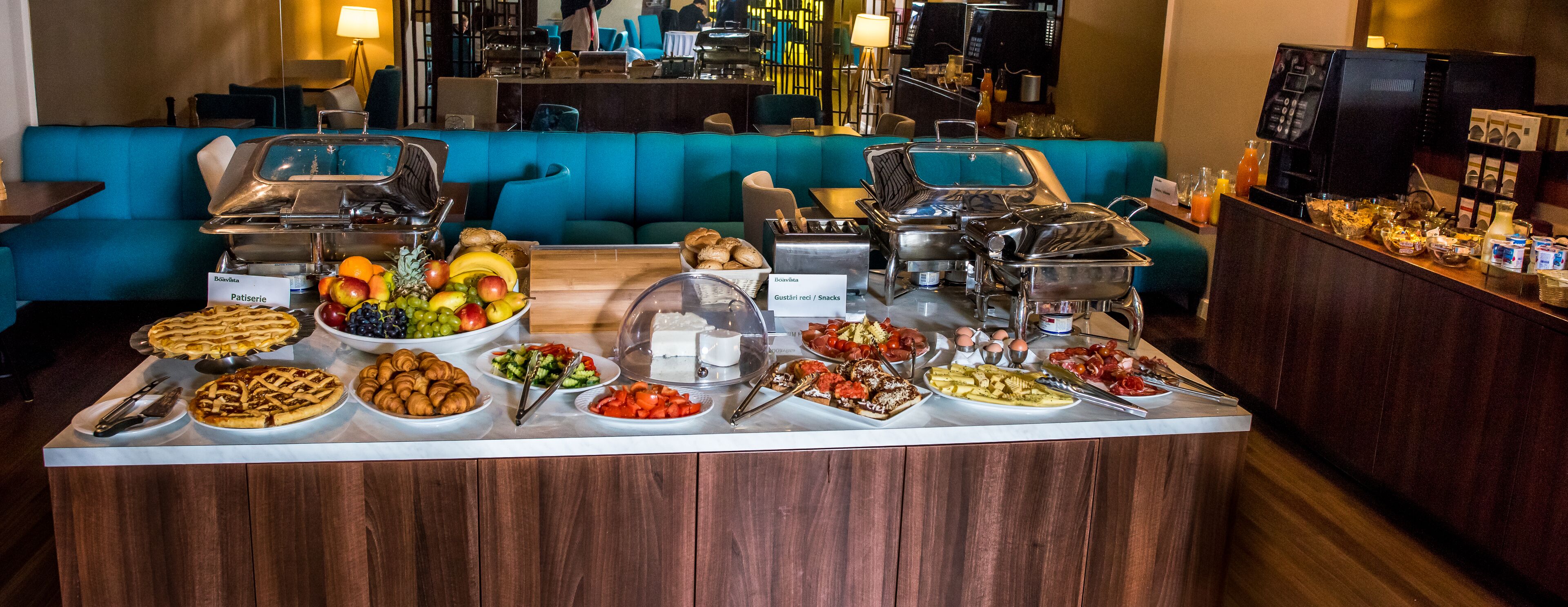 daily buffet breakfast (ron 40 per person)