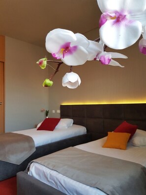 Premium bedding, memory-foam beds, minibar, in-room safe - Hotel Boavista (Timisoara)