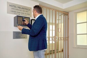 Property entrance - Hotel Melantrich (Prague)