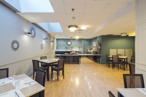 Daily buffet breakfast for a fee - Hotel Rice Bulevar (Burgos)