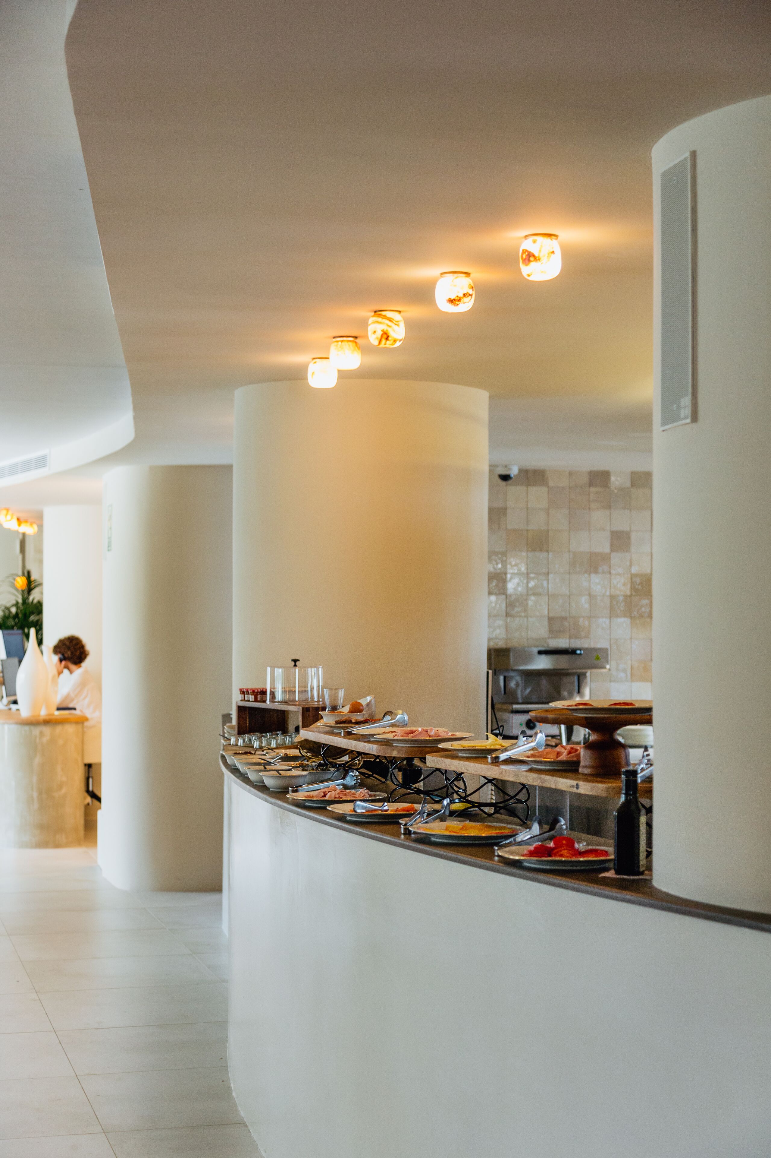 Bữa sáng buffet hàng ngày (25 EUR/mỗi người) 