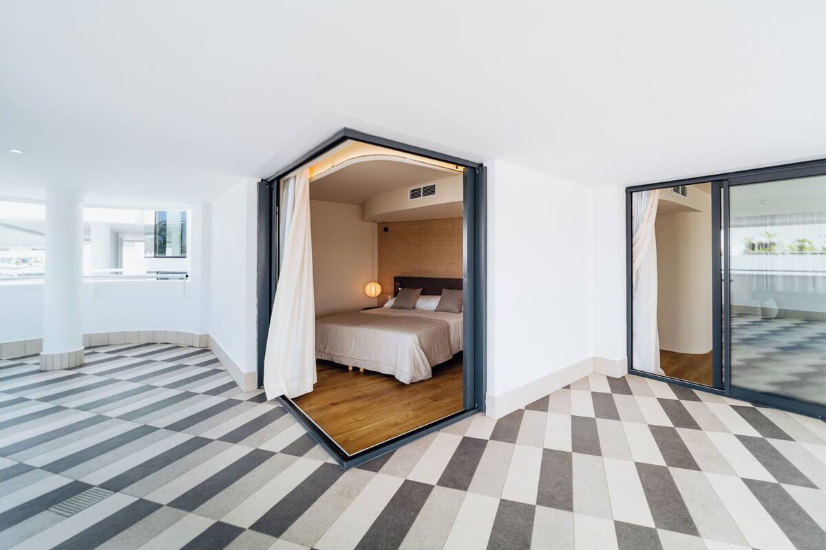 master suite | 1 bedroom, minibar, in-room safe, desk