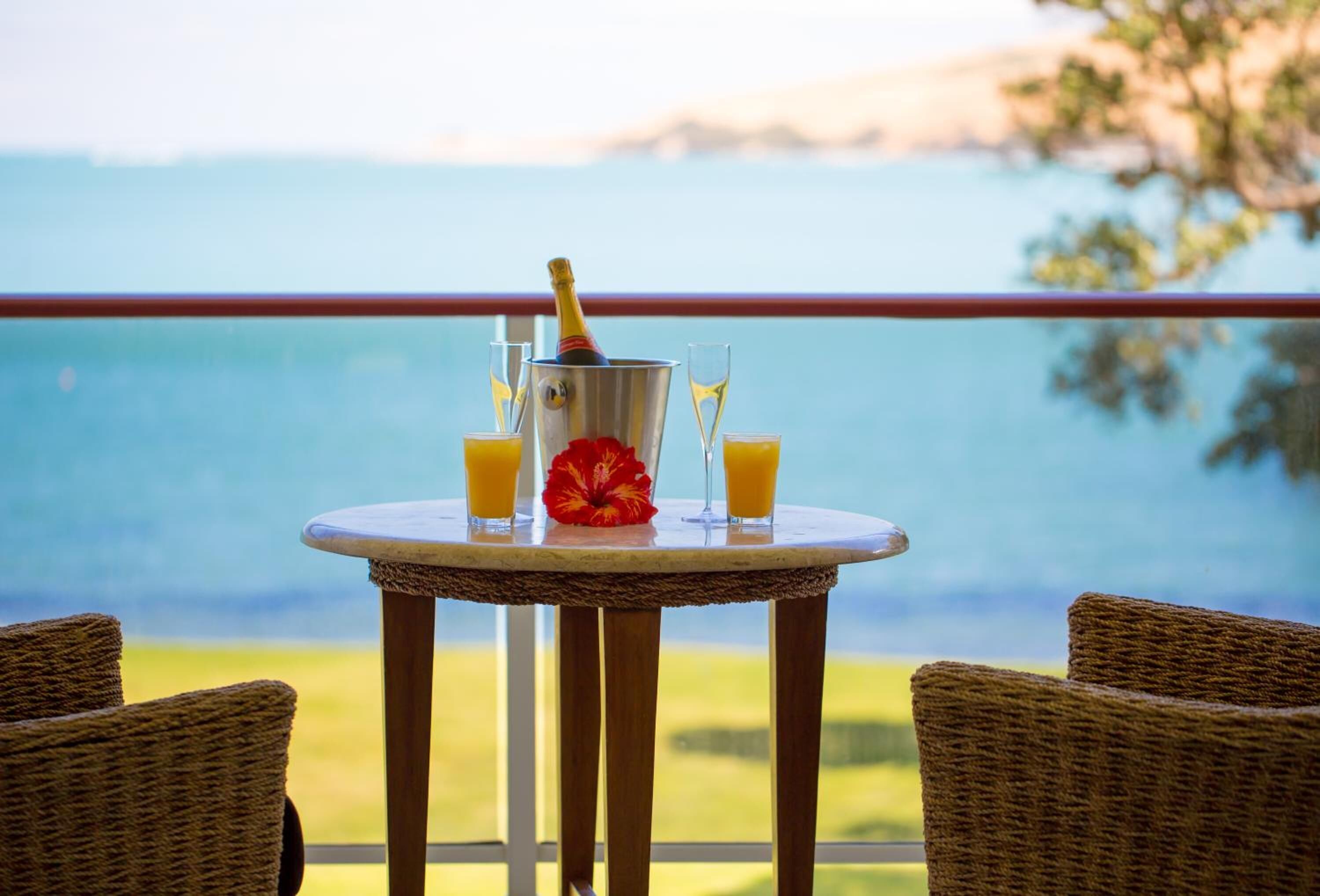 Superior Beachfront King Room | Balcony