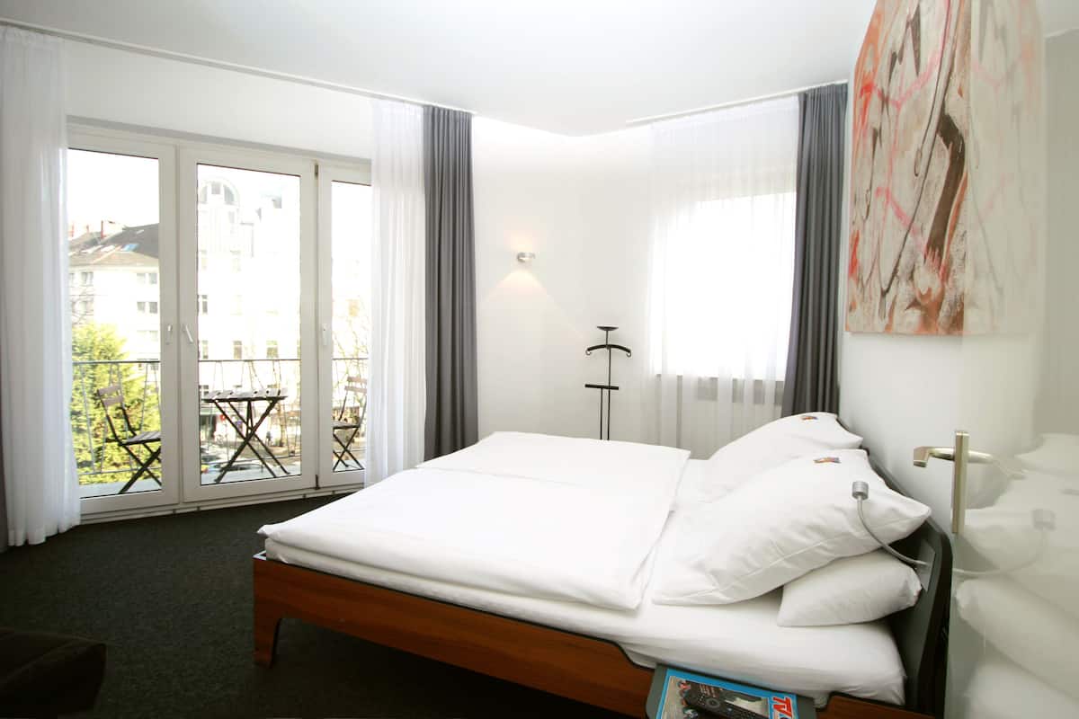 1 slaapkamer, een minibar, een kluis op de kamer, een bureau