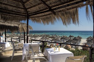 2 restaurants, breakfast, lunch, dinner served; international cuisine