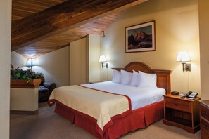 Executive Suite, 1 King Bed, Non Smoking, Pets not allowed | Bathroom | Combined shower/bathtub, free toiletries, hair dryer, towels -  Pinedale Hotel & Suites (Pinedale)