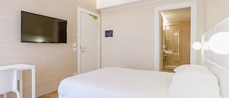 Dundyner, minibar, safe på rommet og skrivebord