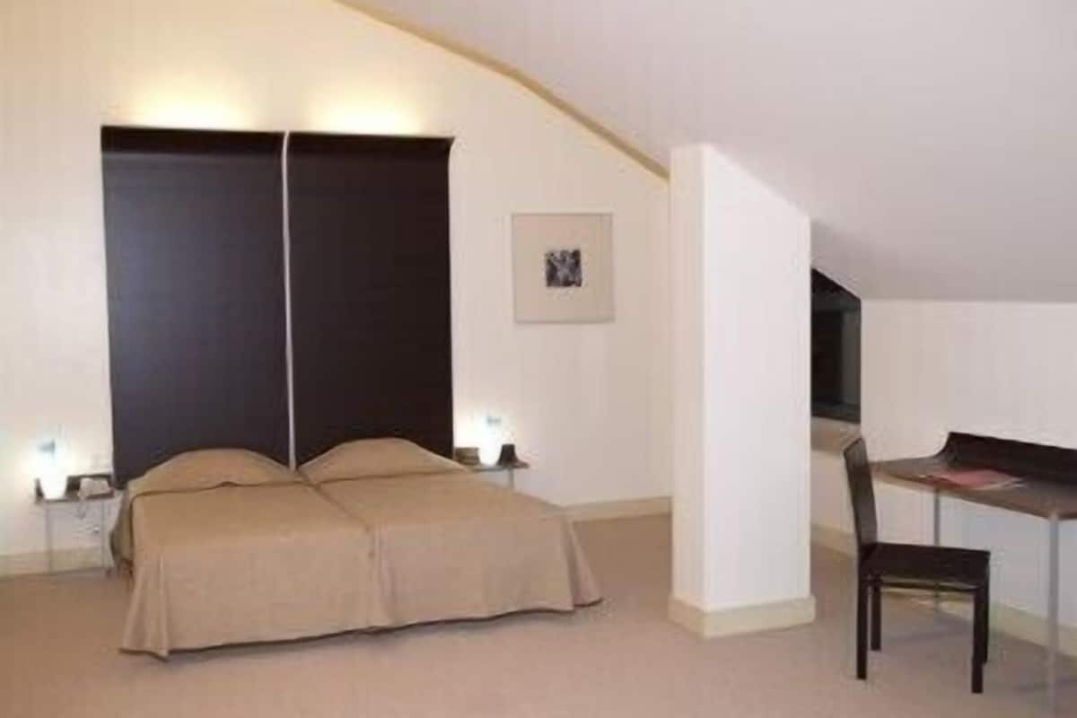 twin room | minibar, in-room safe, soundproofing, free cots/infant beds