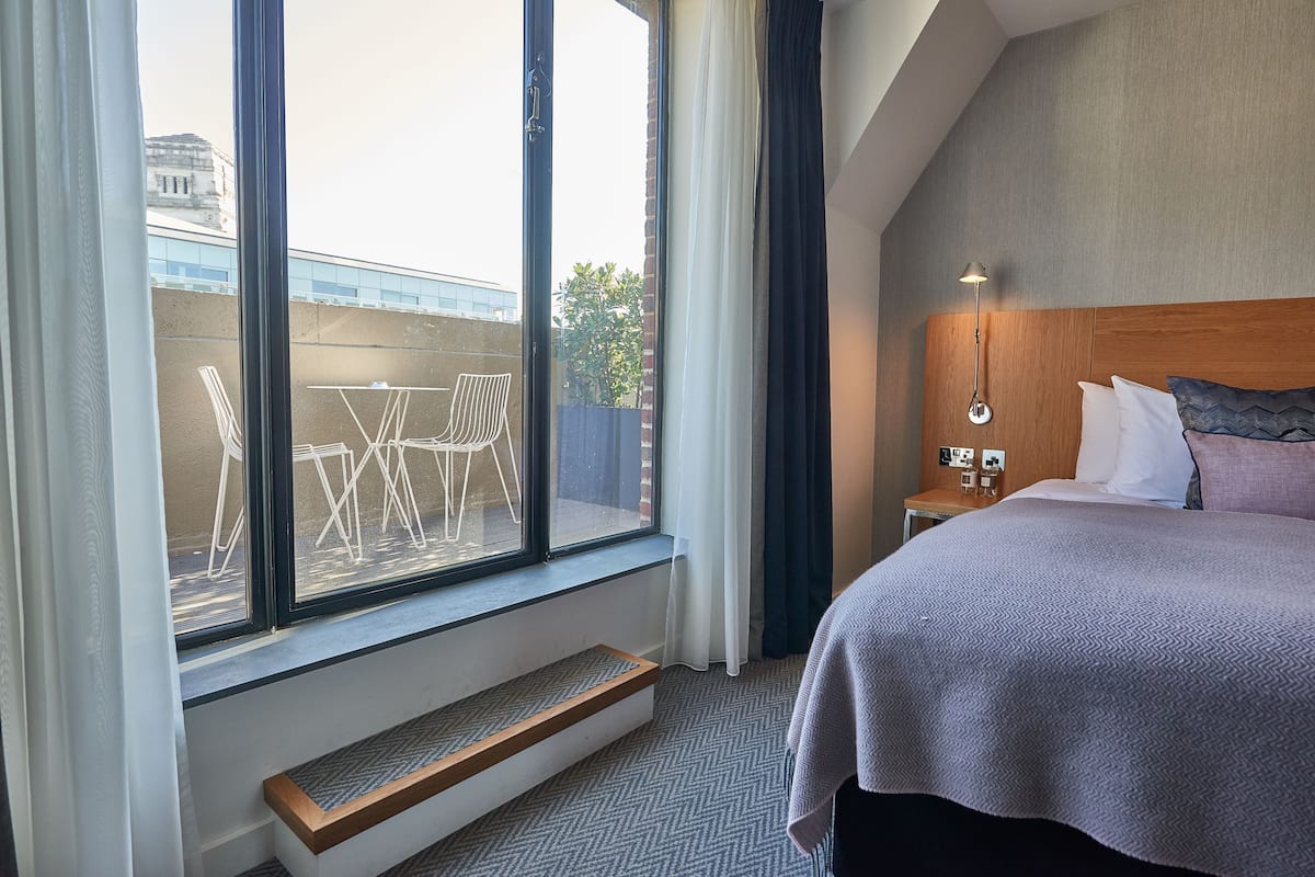 Deluxe-Zimmer, 1 King-Bett (with Balcony) | Allergikerbettwaren, Zimmersafe, Schreibtisch, Verdunkelungsvorhänge