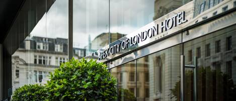 Bagian depan properti