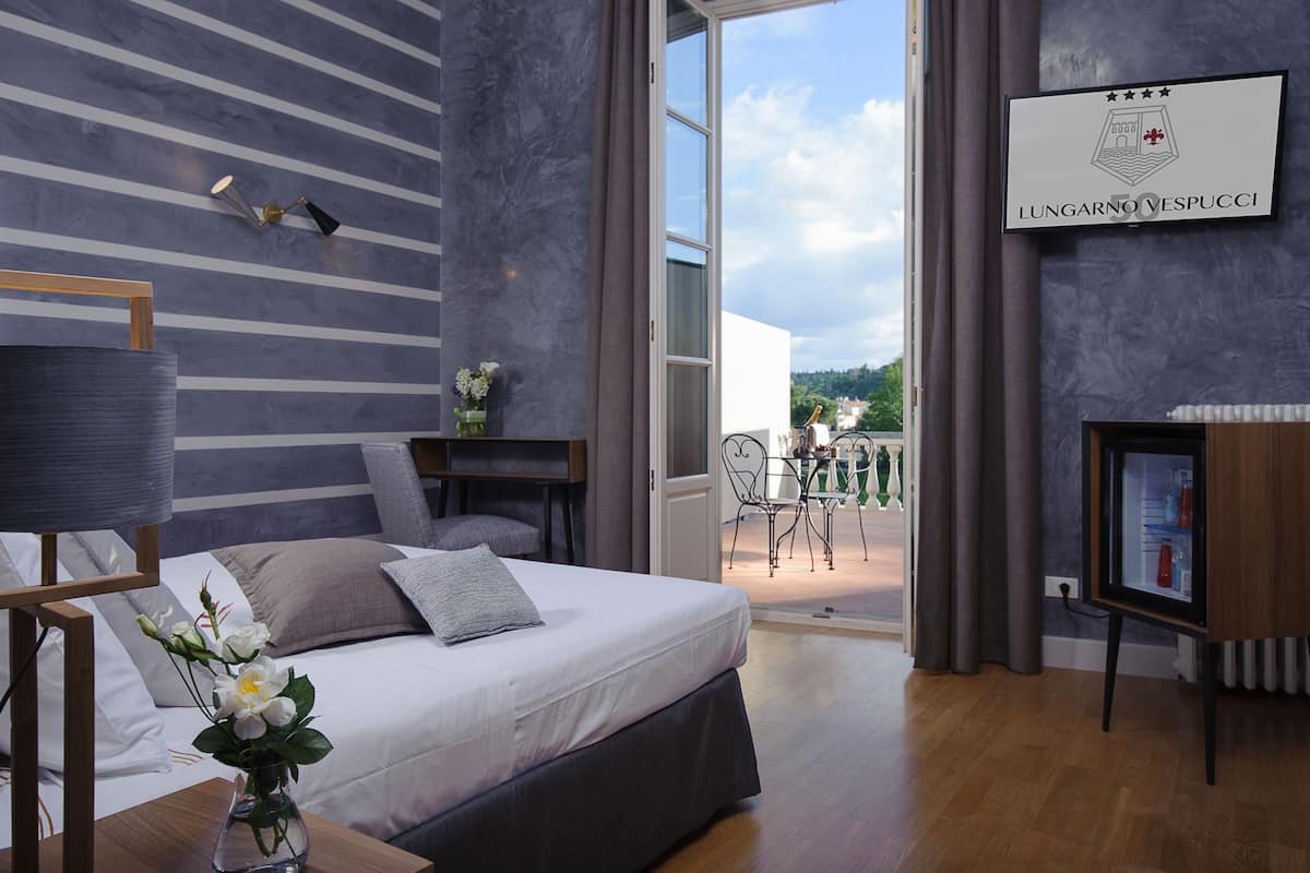 Premium Double Room, River View | 1 bedroom, premium bedding, minibar, in-room safe
